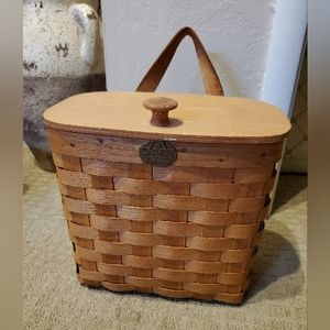 Peterboro Basket Co. handwoven Mail & Welcome Basket